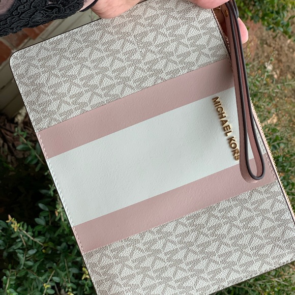 Michael kors  center stripe XL zip clutch leather - Picture 3 of 7